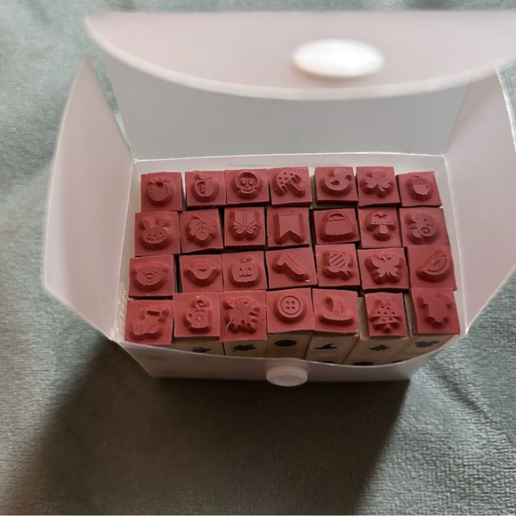 Stampin’ Up! 28 double sided Mini wood stamps (56 images) with storage box - Picture 3 of 4